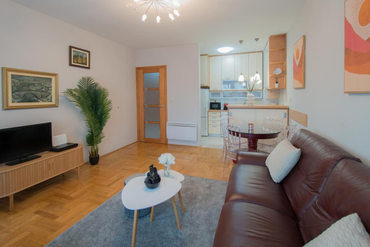City Nest Apartment Podgorica Luaran gambar